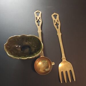 Elegant Gold Fork And Spoon and Green Cermaic Decor